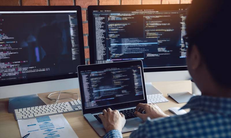 数据科学选型：R与Python如何赋能华安县网站建设？